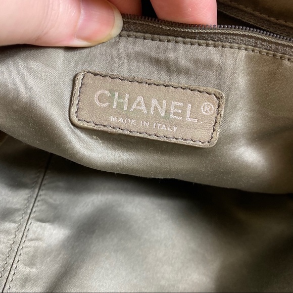 CHANEL Lambskin Sharpei N/S Classic Beige - Picture 4 of 8